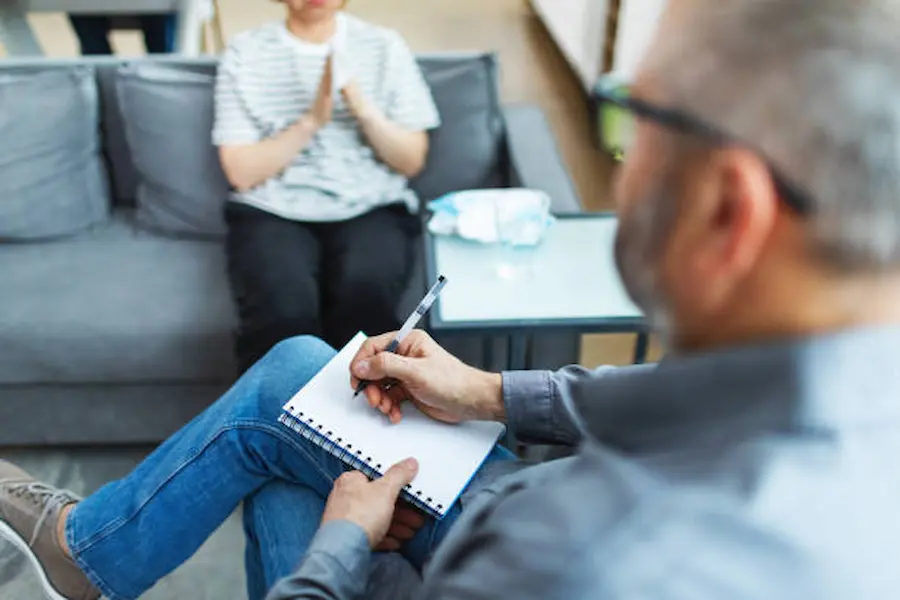 لماذا يعتبر اختيار أفضل مركز لعلاج الإدمان بالرياض قرارًا مصيريًا؟