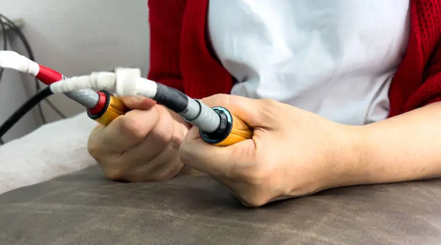 كيف يضمن مركز إعادة حياة توفير أفضل خدمات مستشفيات علاج ادمان المخدرات؟