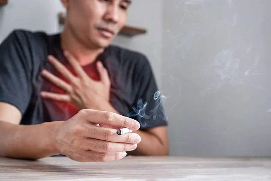 ما هو تعريف الإدمان وعلاقته بظهور اعراض الادمان؟