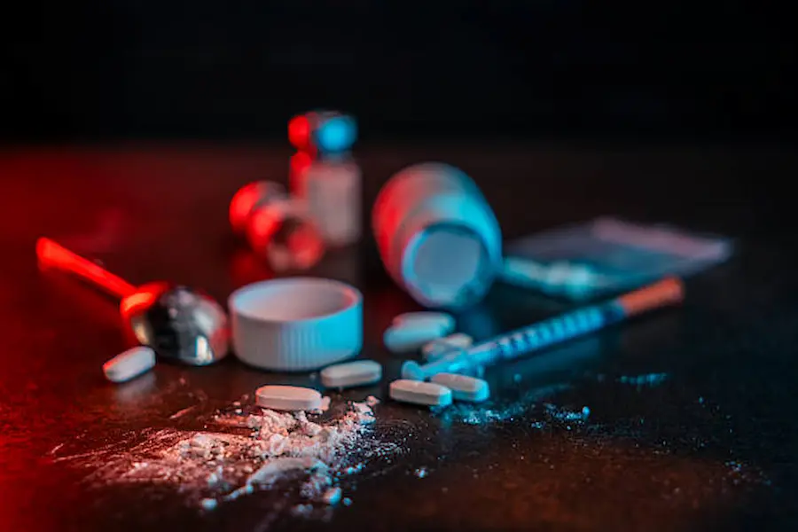 هل يمكن أن يتعافى مدمن الهيروين نهائياً داخل مركز علاج إدمان الهيروين؟