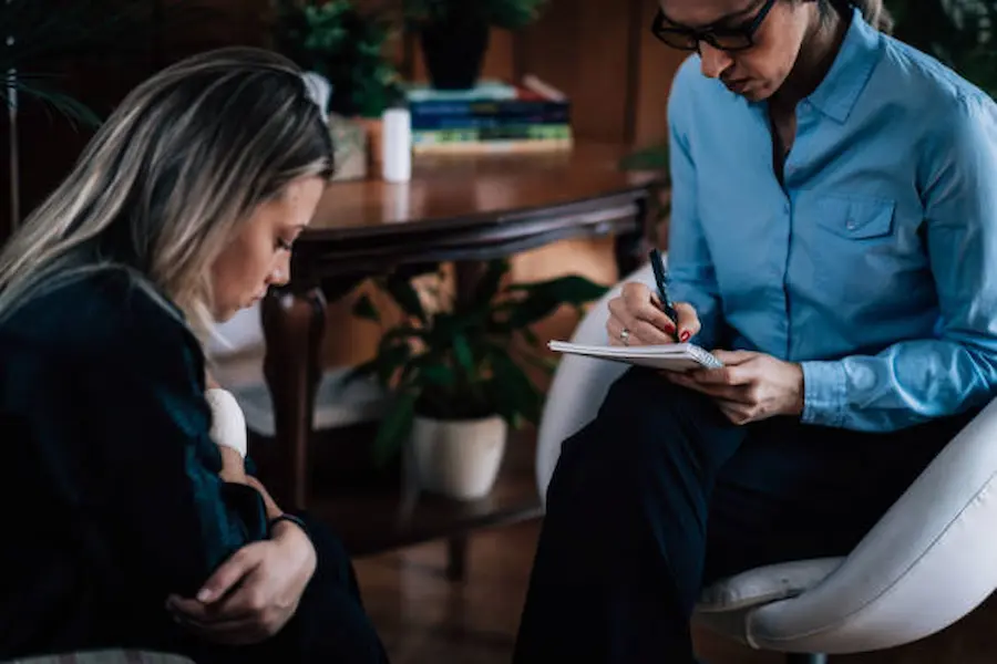 Cognitive-Behavioral-Therapy-CBT-sessions.webp